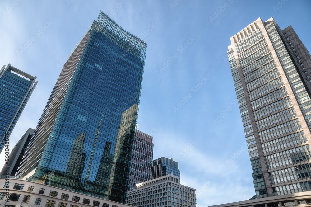 東京都千代田区　東京駅周辺の朝の風景