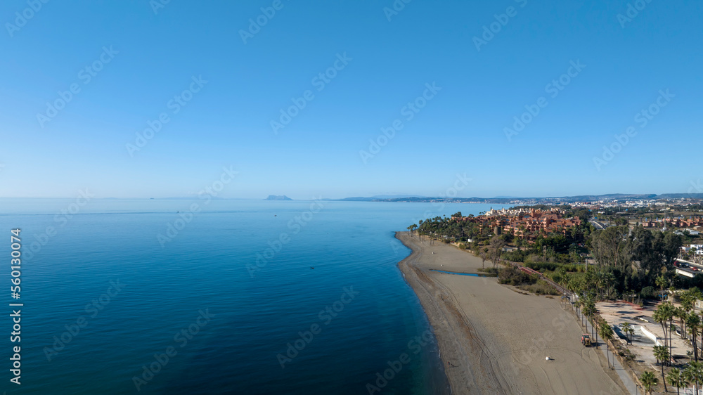 vista de la playa de río Padrón en la costa de Estepona, Málaga vista de la playa de río Padrón en la costa de Estepona, Málaga