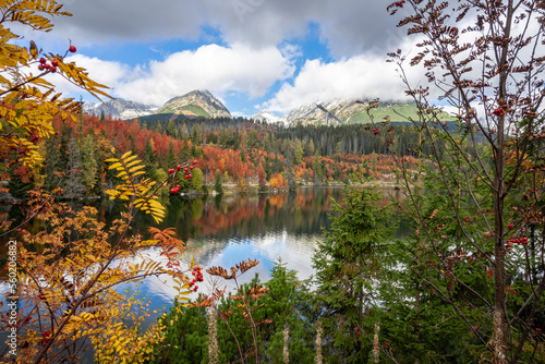 Fototapeta Naklejka Na Ścianę i Meble -  Strbske Pleso beautiful mountain lake in Slovakia in autumn.