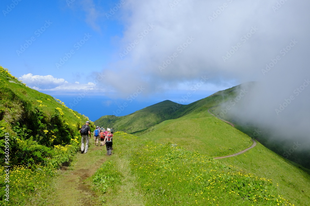Wandern in Sonne und Wolken auf den grünen Inseln der Azoren Wandern in Sonne und Wolken auf den grünen Inseln der Azoren