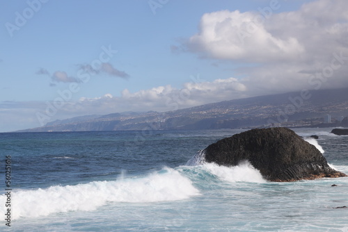 Brandung an der Nordküste von Teneriffa