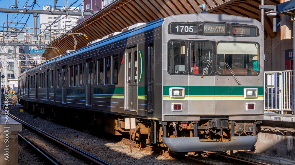 都会を走る電車