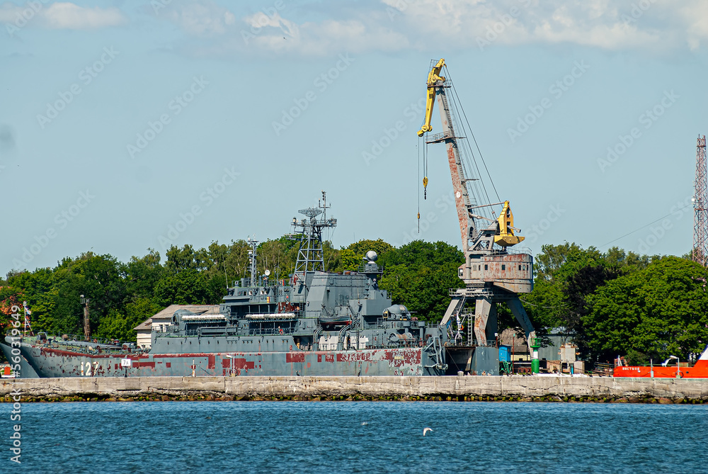 Big landing ship Minsk prepares for repair