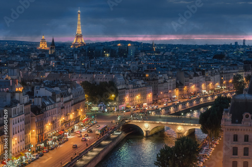 Paris at night © inigocia