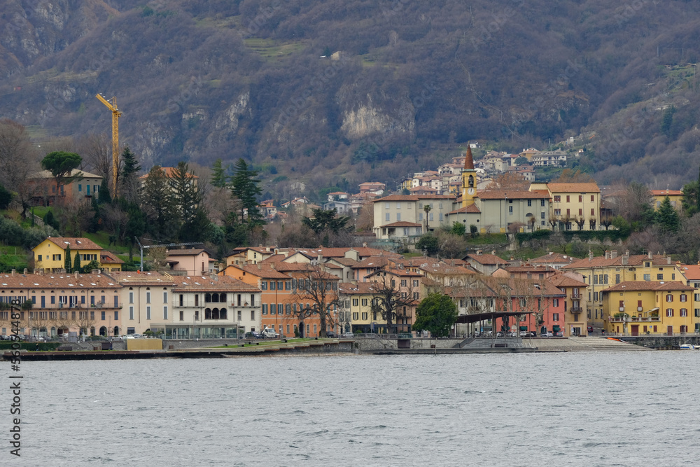Il di Malgrate sulle rive del Lario visto da Lecco. StockFoto