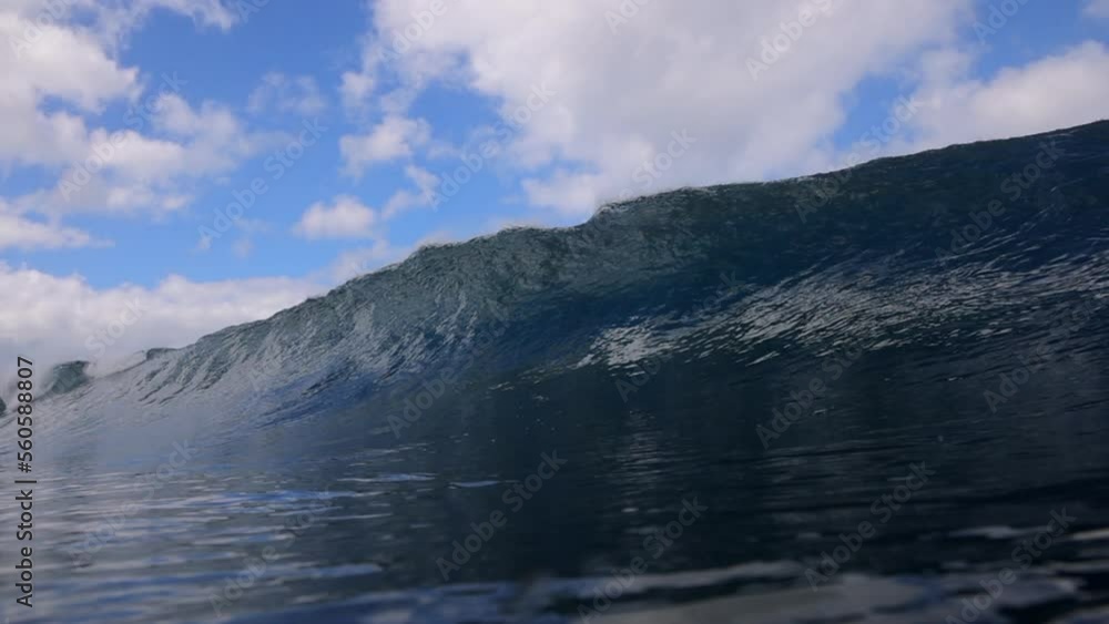 Slow Motion Panning Beautiful View Of High Wave In Sea At Beach Under Cloudy Sky At Beach - Honolulu, Hawaii Slow Motion Panning Beautiful View Of High Wave In Sea At Beach Under Cloudy Sky At Beach - Honolulu, Hawaii