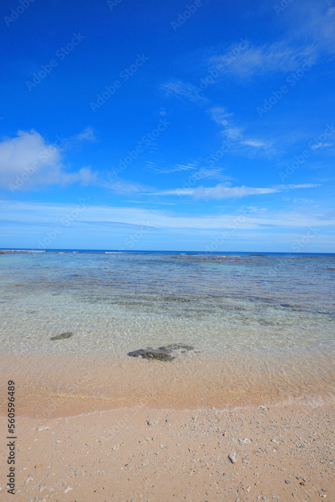 海と砂浜と青空 海と砂浜と青空