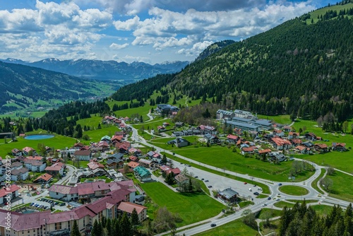 Die Gemeinde Oberjoch im Oberallgäu im Luftbild
