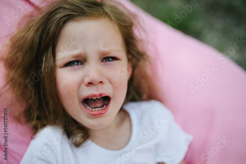 Little girl crying photo