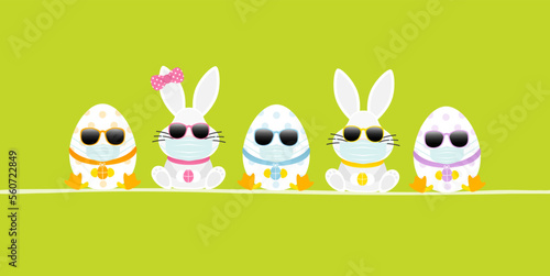 Sitzende Weiße Osterhasen Junge & Mädchen Mit 3 Ostereiern Maske Sonnenbrille Banner Grün