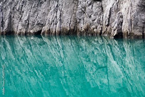 Obraz na płótnie Rock formation in the reflection of water