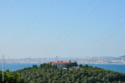 Foto The Theological School of Halki at the top of the Hill of Hope, Halki (Heybeliad