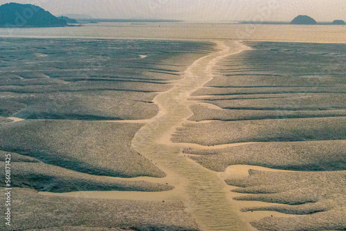 Canvas-taulu 갯벌 그리고 일몰 Mud flat with sunset