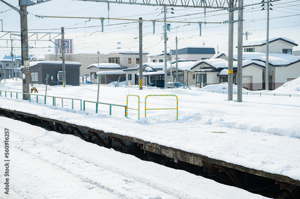 青森　駅　ホーム　積雪