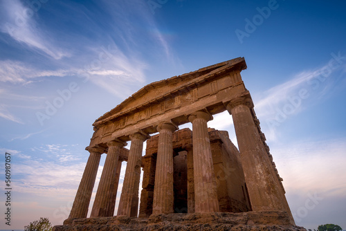 Tempio greco al tramonto, Sicilia photo