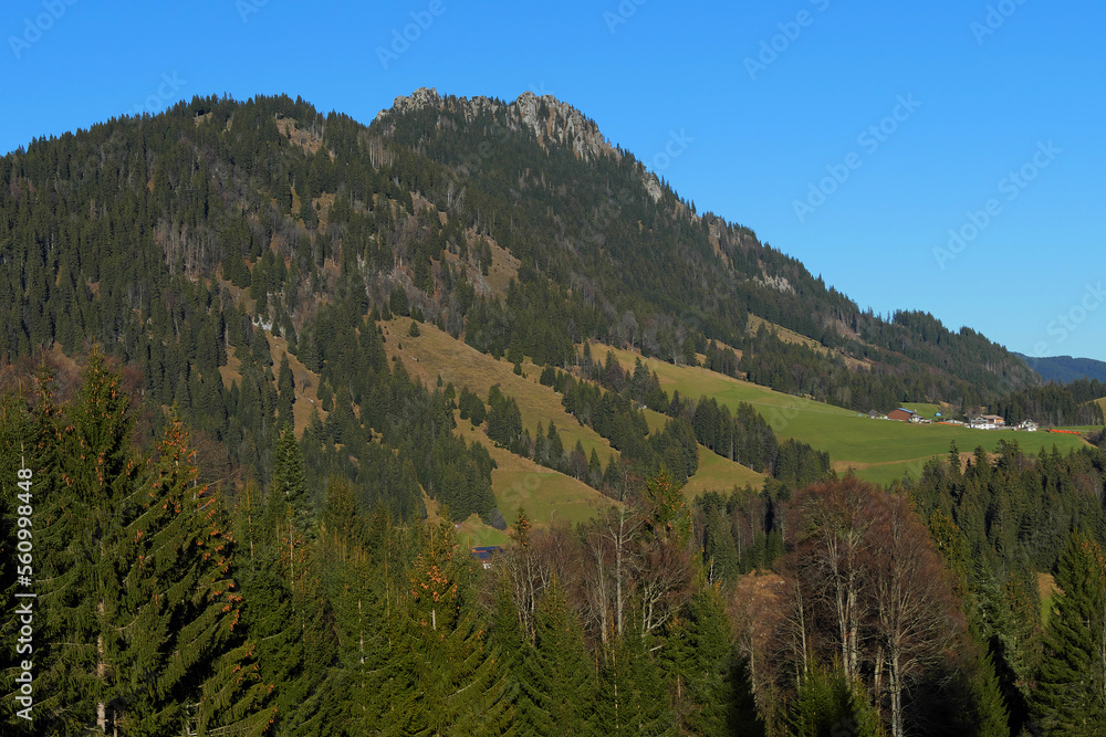 Oberjoch Passhöhe mit Blick Blick zum Sorgschrofen 1636m.