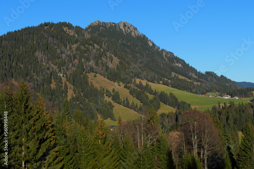 Oberjoch Passhöhe mit Blick Blick zum Sorgschrofen 1636m.