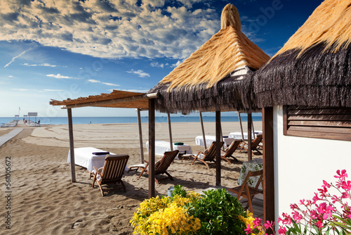 Tableau sur toile Lido di Venezia. Cabine da spiaggia dell'hotel Des Bains