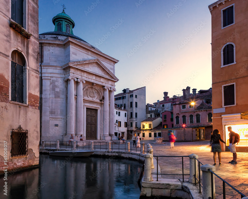 Venezia, Cannaregio. Facciata sulla piazza della Chiesa della Maddalena
