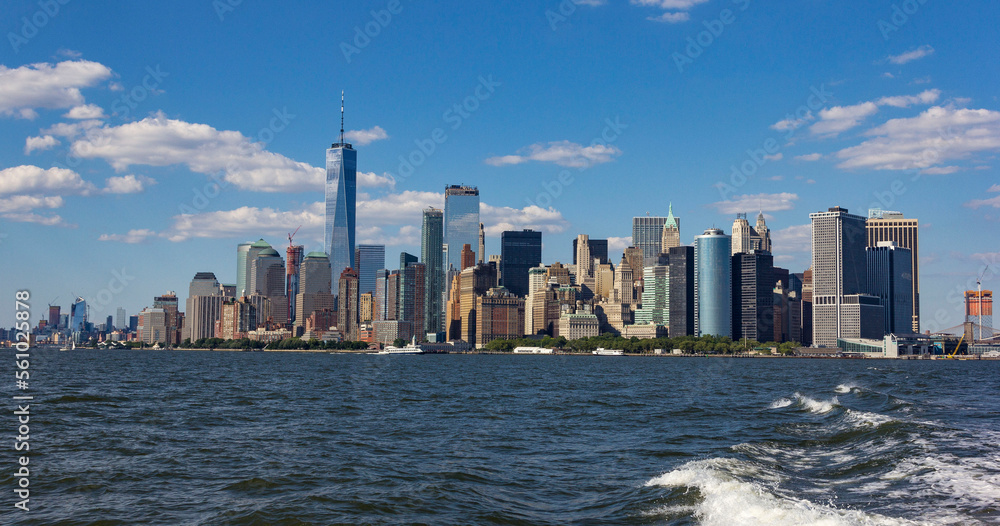 Fototapeta premium Beautiful skyline of Downtown Manhattan, New York City, New York