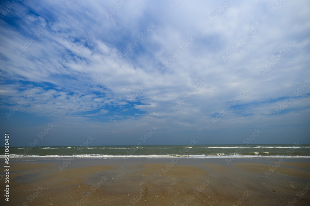 Beautiful sea and bright sky during day time.