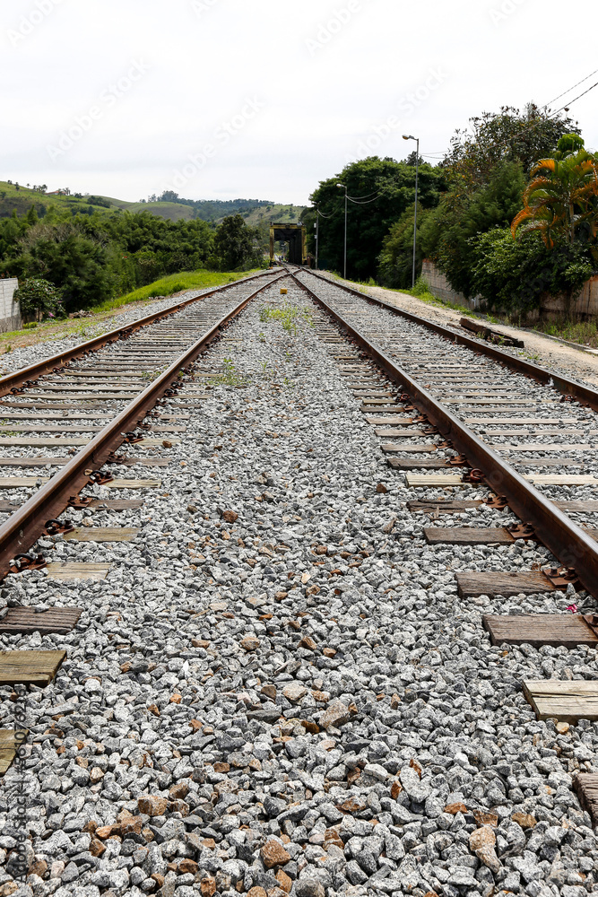 Obraz premium Geometric composition with train tracks in perspective