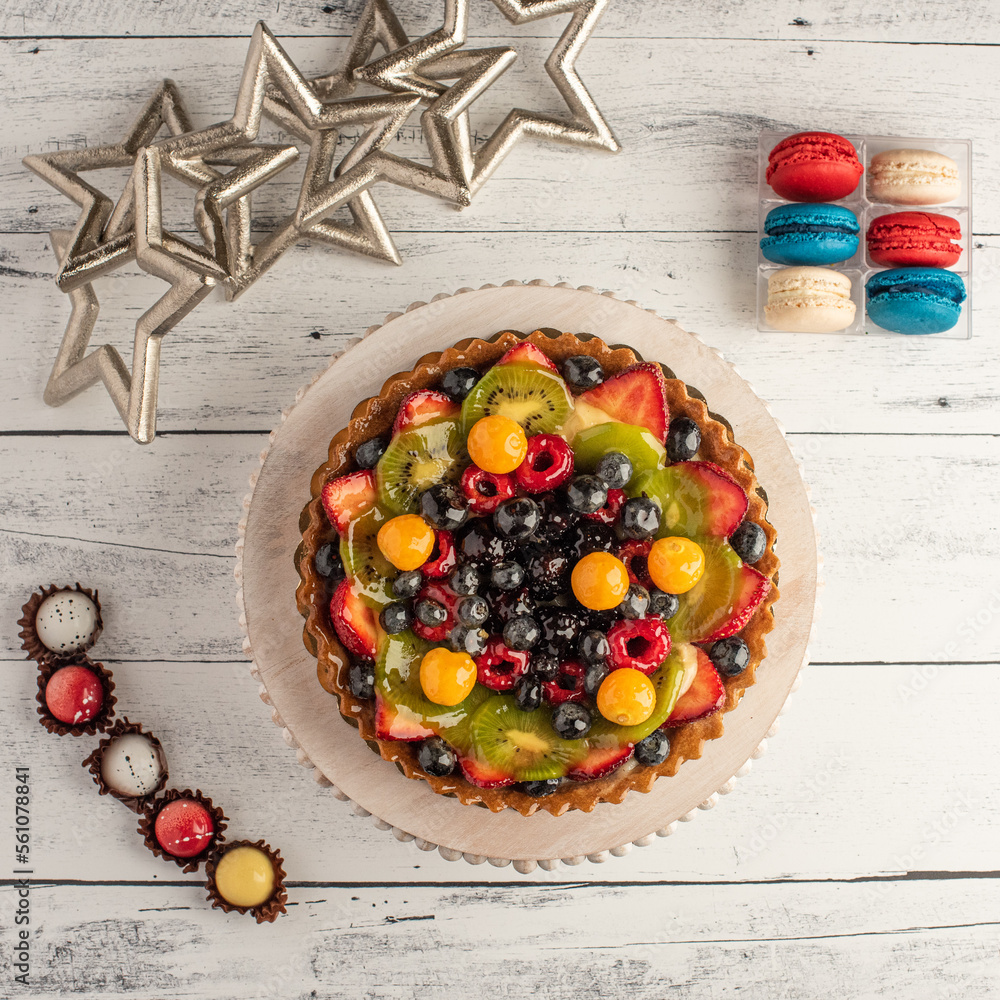 Fruit tart and macaroons
