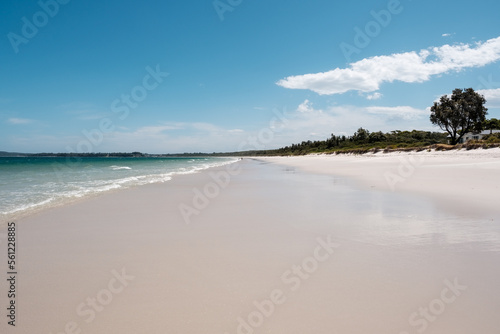 Fototapeta Naklejka Na Ścianę i Meble -  The beautiful white sand and turquoise Pacific Ocean at Callala beach on Jervis Bay in New South Wales, Australia
