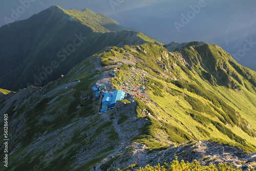 北岳の山小屋とテント場