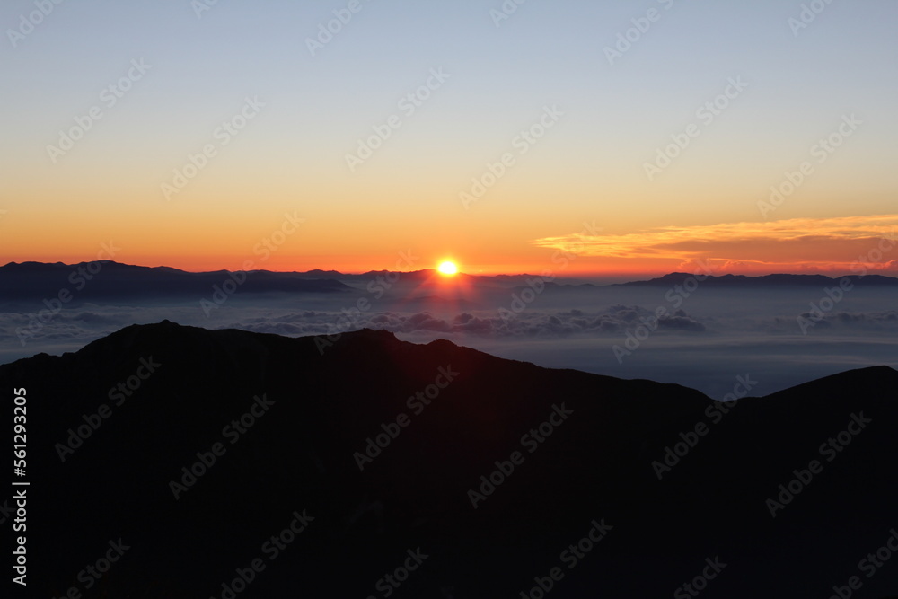 北岳山頂から見る日の出