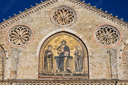spoleto, italien - mosaik an der cattedrale di santa maria assunta photo