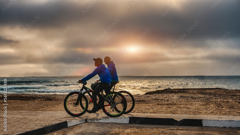 Obraz premium cycling on the beach