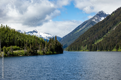 Beauitful lake, foret and mountain scene, British columbia, Canada