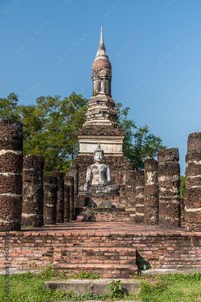 Naklejka premium Wat Temple beautiful temple in the historical park Thailand