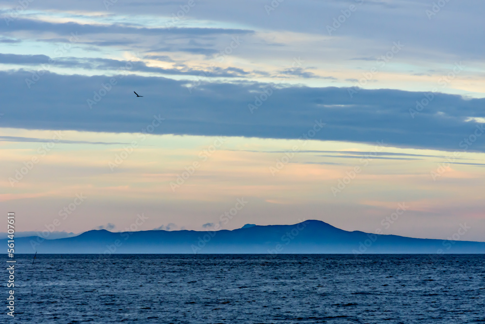 Fototapeta premium 望郷の国後 津別より