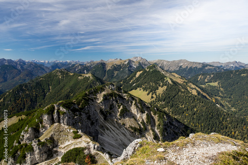 Blick über die Gipfel der Ammergauer Alpen