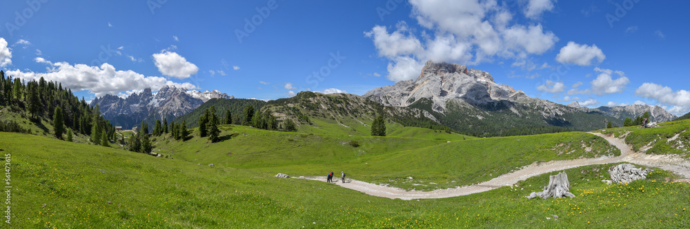 Panorama  Plätzwiese in den Dolomiten / Südtirol