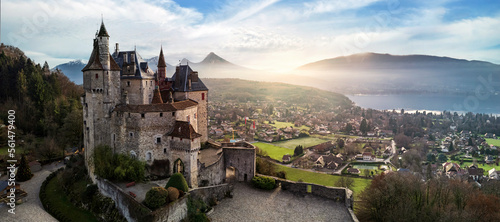 Fotografia Most beautiful medieval castles of France - Menthon located near lake Annecy