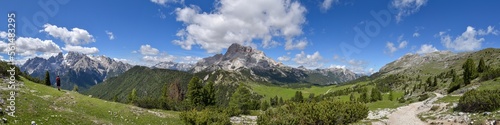 Berg-Panorama in den Dolomiten / Südtirol © Henry Czauderna