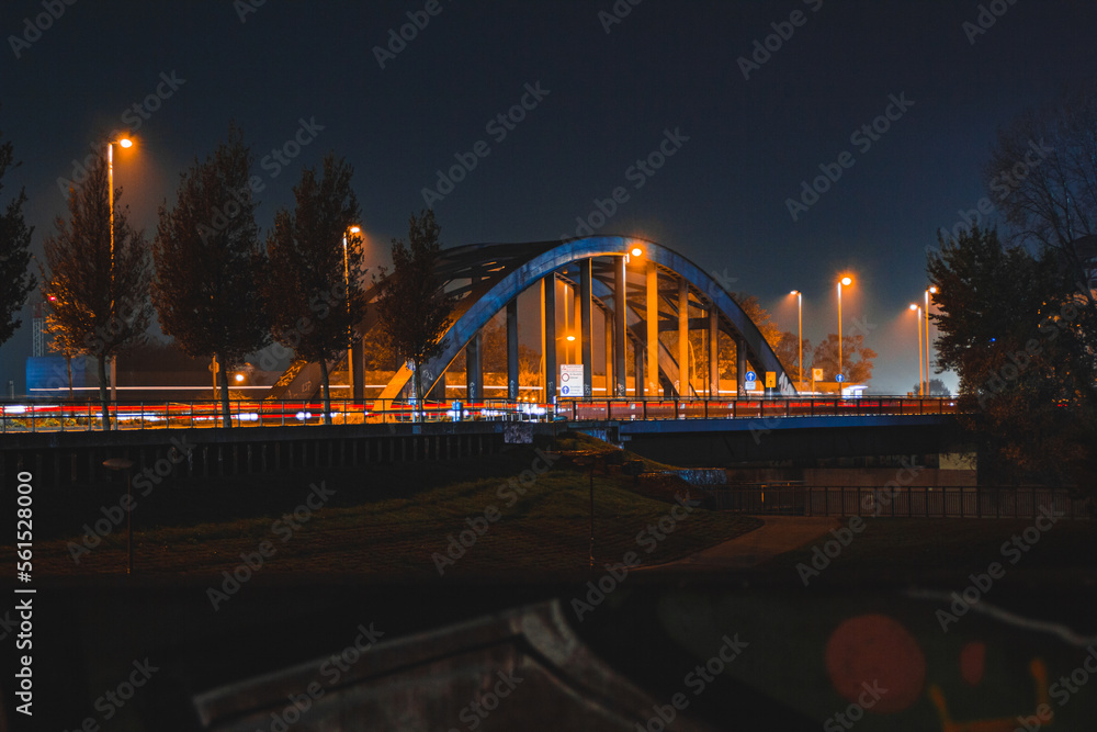 Obraz premium bridge at night