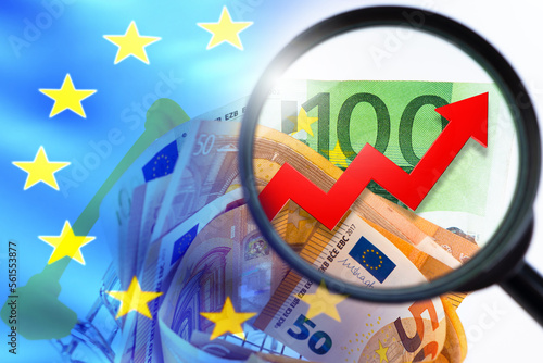 Chart over euro banknotes. ...