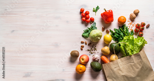 Fototapeta Naklejka Na Ścianę i Meble -  Healthy food in paper bag