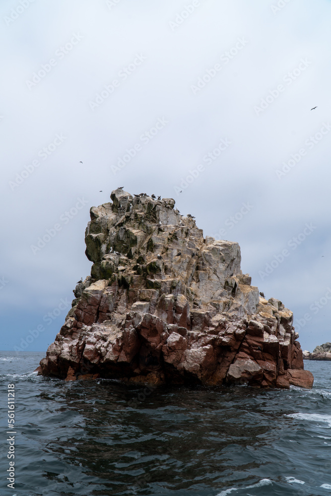 Naklejka premium Ballestas Islands rock formation, Peru