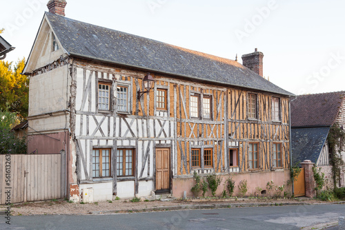 Fachwerkhäuser in Le Bec-Hellouin, Normandie, Frankreich photo