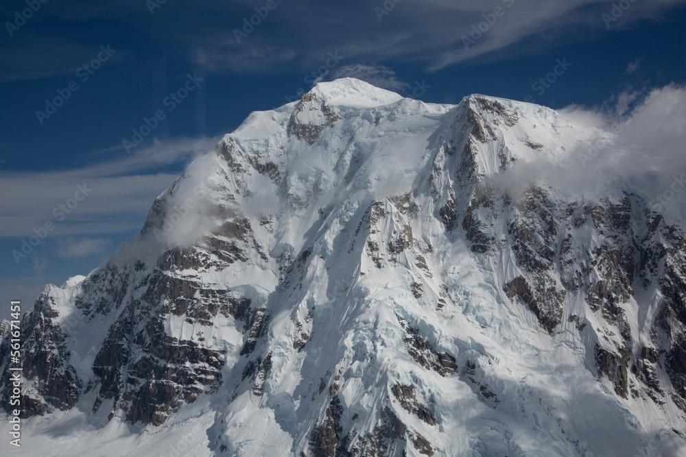 Obraz premium mountains in denali national park in alaska