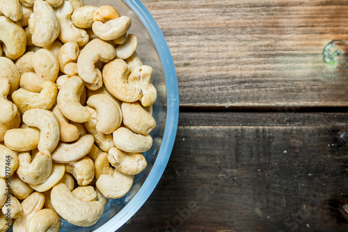 Cashews in a bowl.