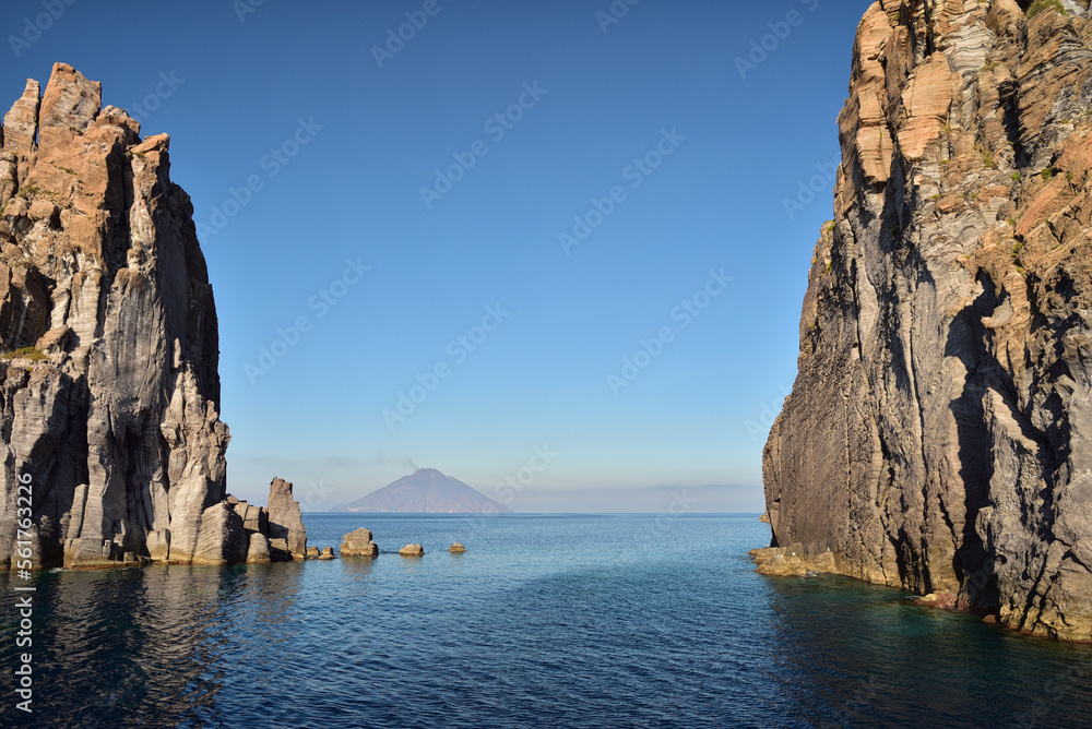 Lavafelsen im Meer | Äolische Inseln

