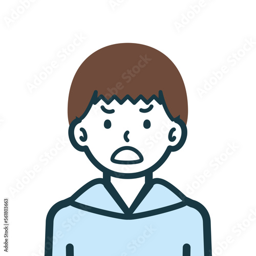 怒った顔の男の子のバストショット1