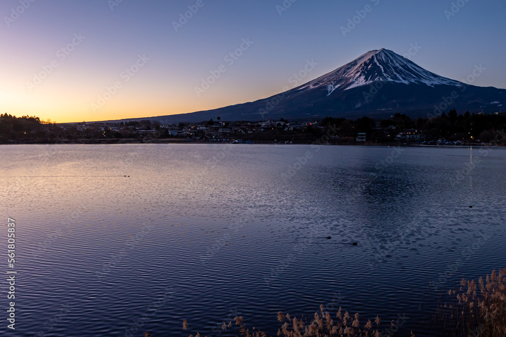 夜明けの河口湖