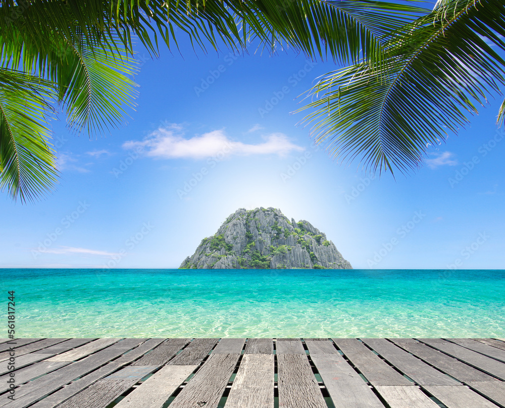 Fototapeta premium Tropical Beach in Ocean